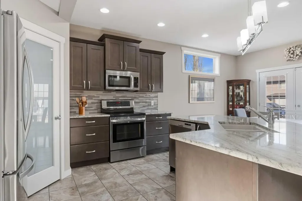 3514 55 Avenue Whitecourt AB T7S 0C1