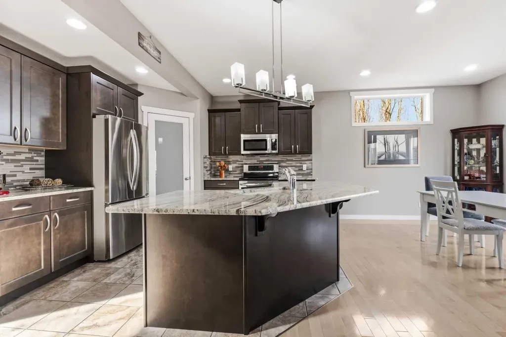 3514 55 Avenue Whitecourt AB T7S 0C1