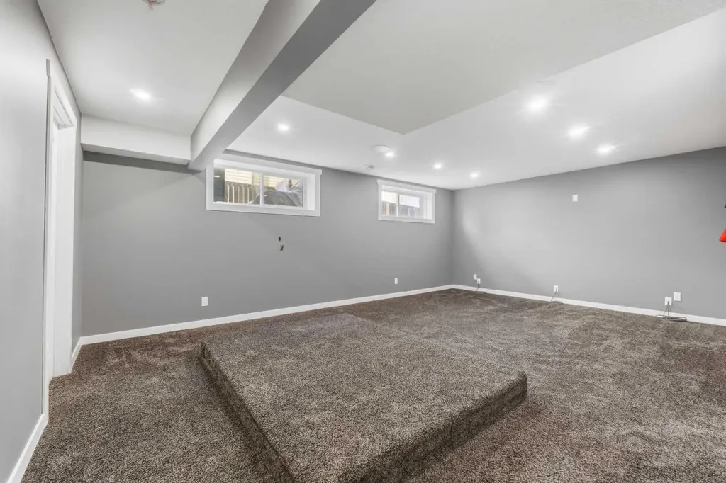 3514 55 Avenue Whitecourt AB T7S 0C1