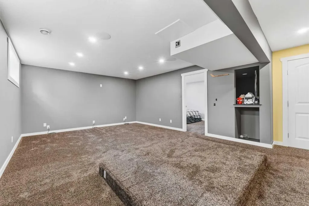 3514 55 Avenue Whitecourt AB T7S 0C1