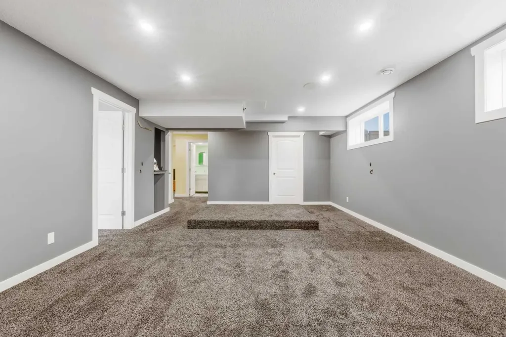3514 55 Avenue Whitecourt AB T7S 0C1