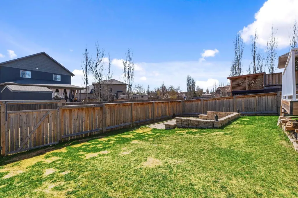 3514 55 Avenue Whitecourt AB T7S 0C1