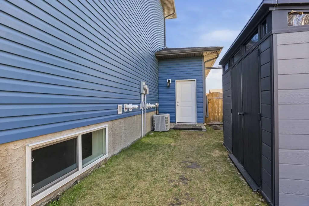 3514 55 Avenue Whitecourt AB T7S 0C1