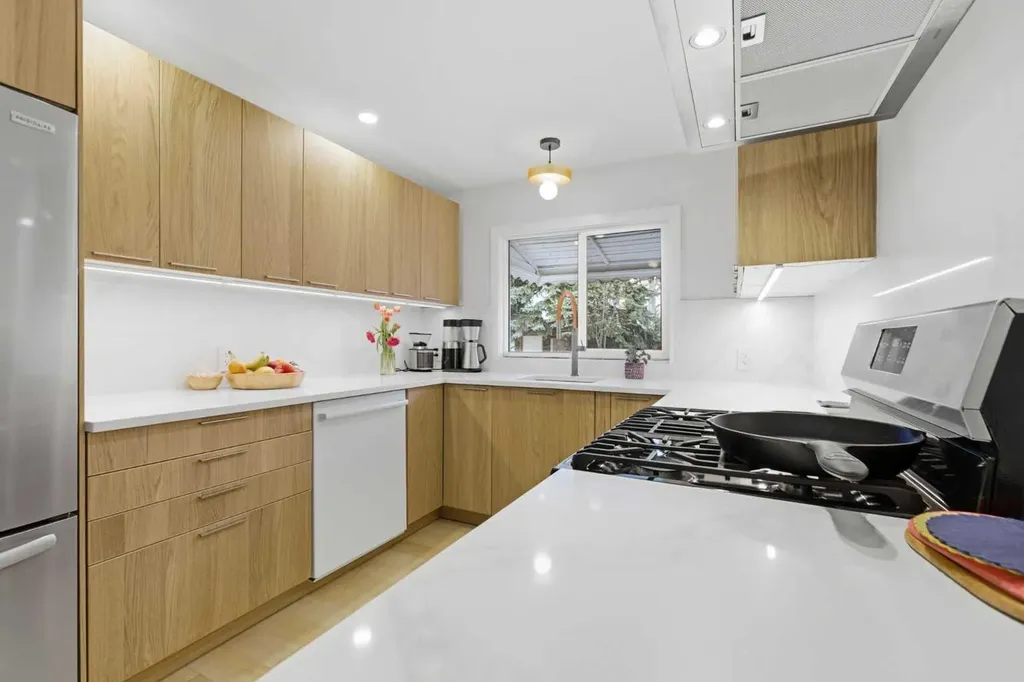 2801 26a Street SW Calgary AB T3E 2C8