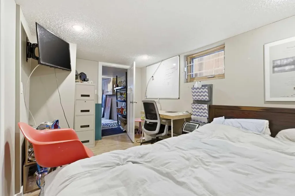 2801 26a Street SW Calgary AB T3E 2C8