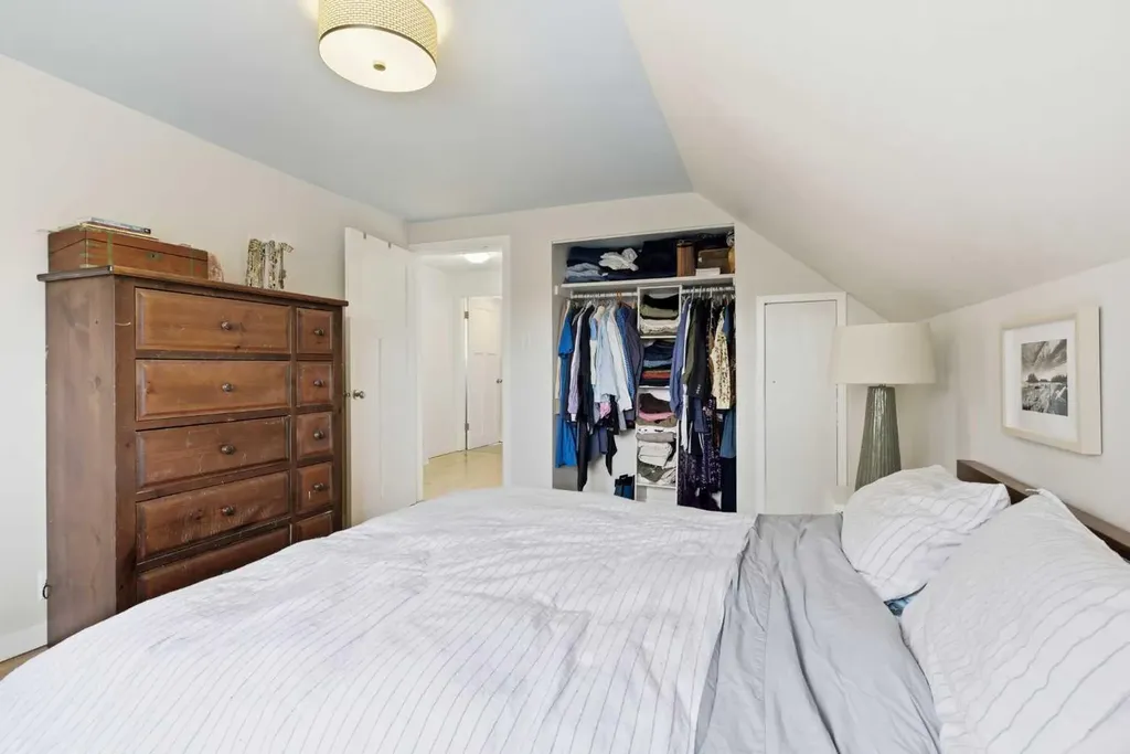 2801 26a Street SW Calgary AB T3E 2C8