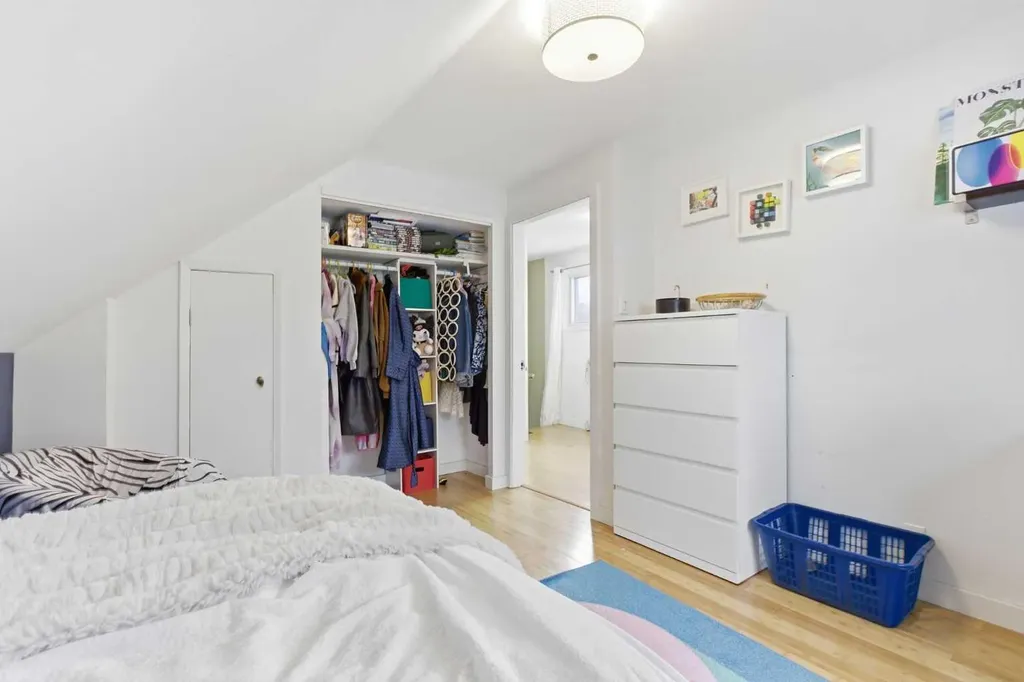 2801 26a Street SW Calgary AB T3E 2C8