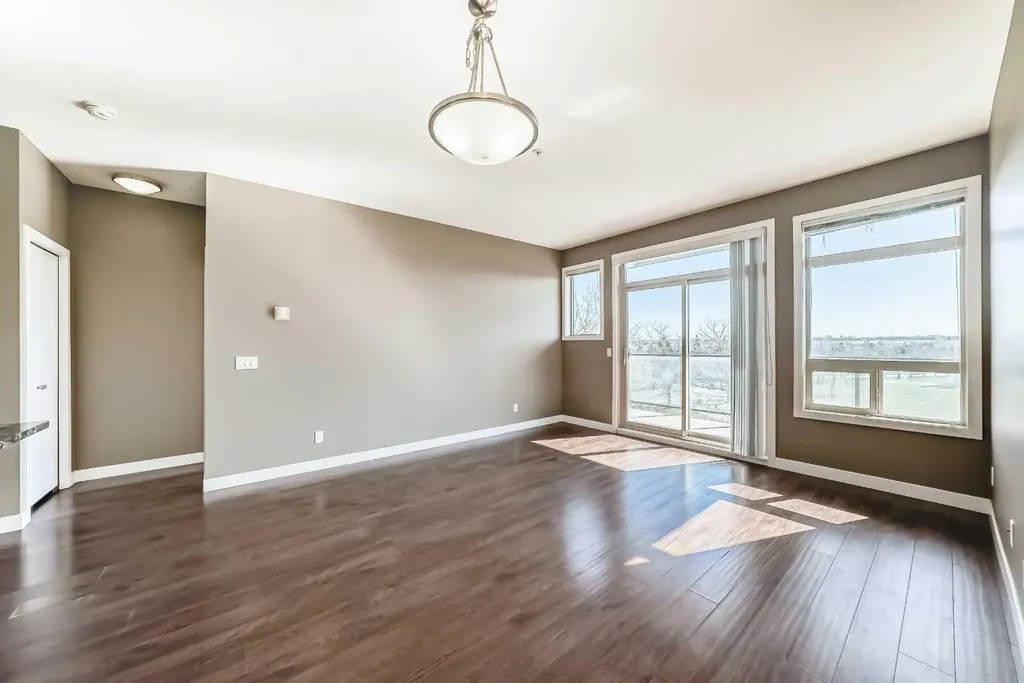 4303 1 Street NE Calgary AB T2E 7M3