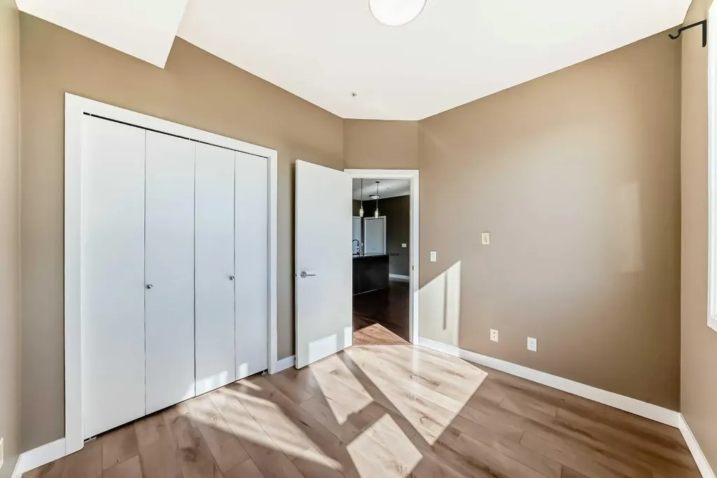 4303 1 Street NE Calgary AB T2E 7M3