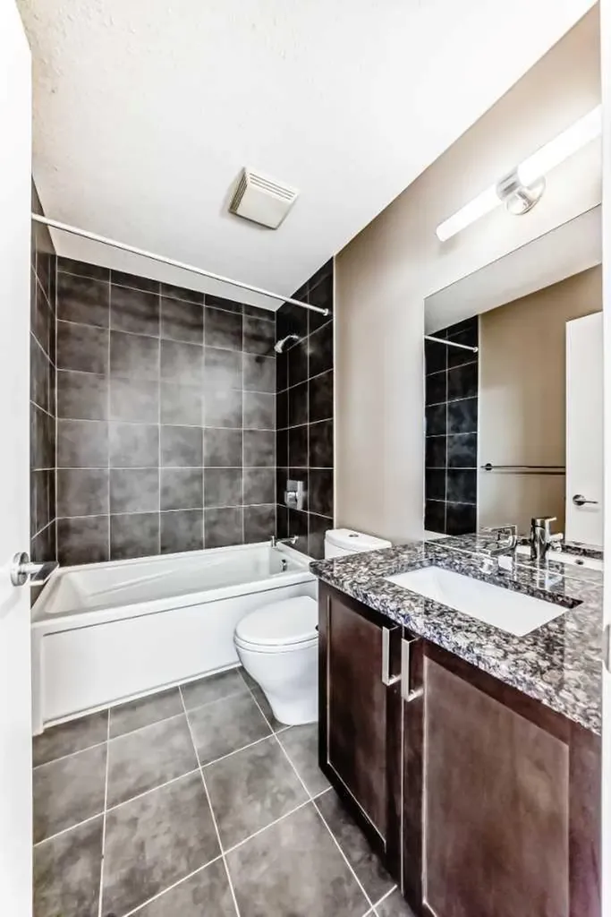 4303 1 Street NE Calgary AB T2E 7M3