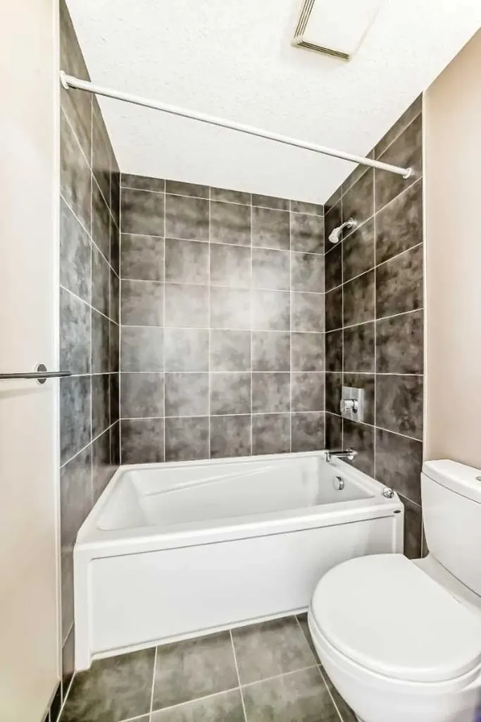 4303 1 Street NE Calgary AB T2E 7M3