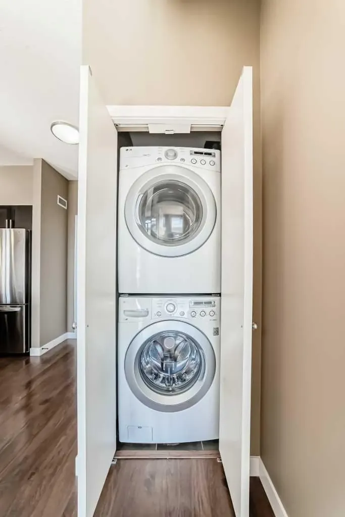 4303 1 Street NE Calgary AB T2E 7M3