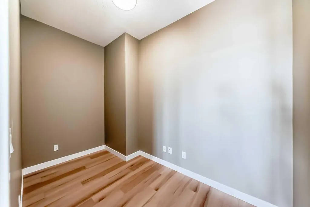 4303 1 Street NE Calgary AB T2E 7M3