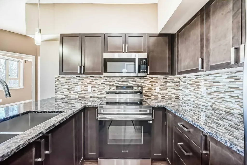 4303 1 Street NE Calgary AB T2E 7M3