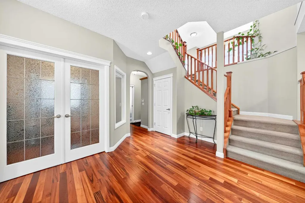 21 Panamount Street NW Calgary AB T3K 0H2
