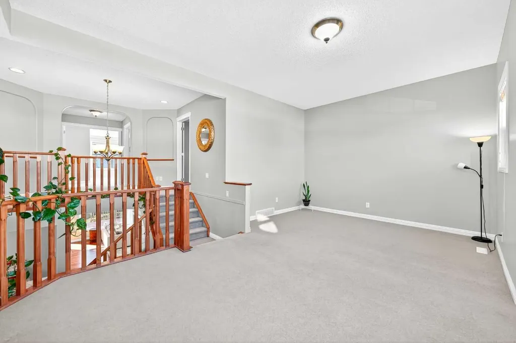 21 Panamount Street NW Calgary AB T3K 0H2