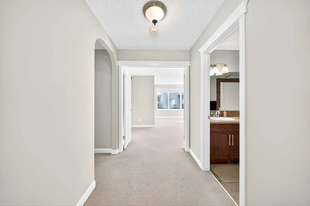 21 Panamount Street NW Calgary AB T3K 0H2