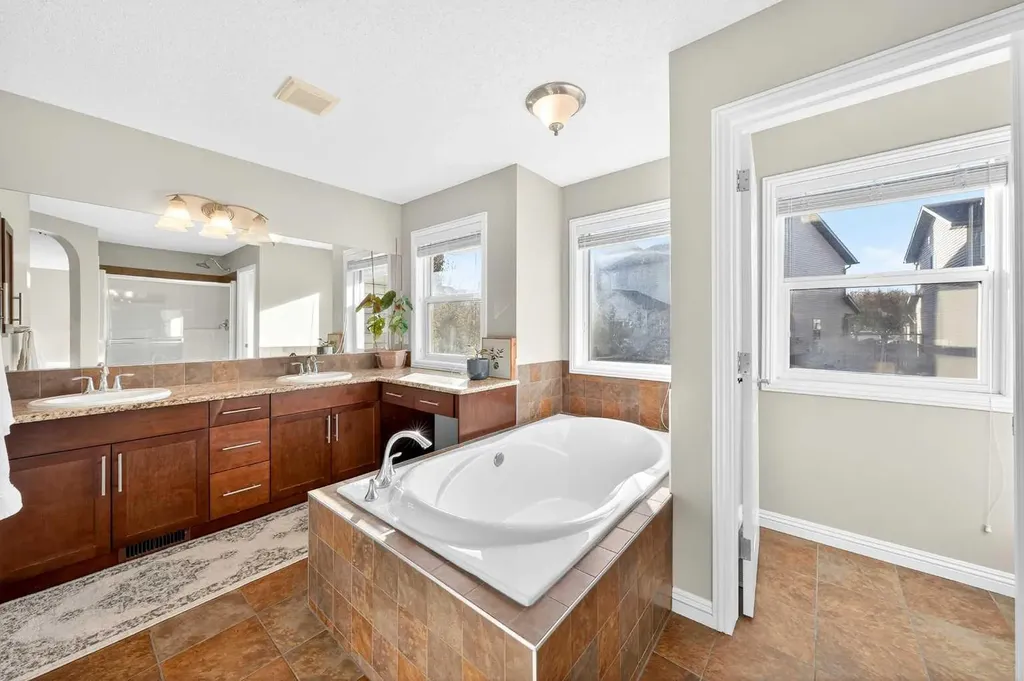 21 Panamount Street NW Calgary AB T3K 0H2