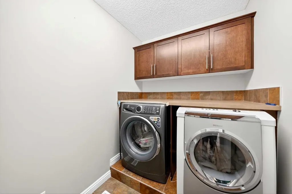 21 Panamount Street NW Calgary AB T3K 0H2