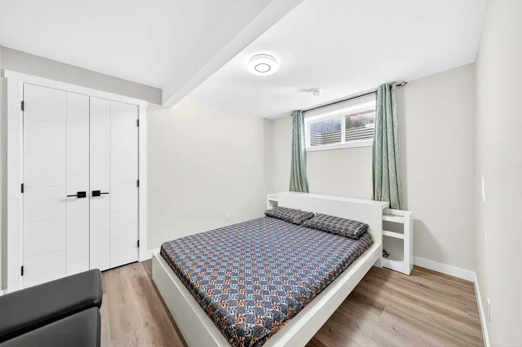 21 Panamount Street NW Calgary AB T3K 0H2
