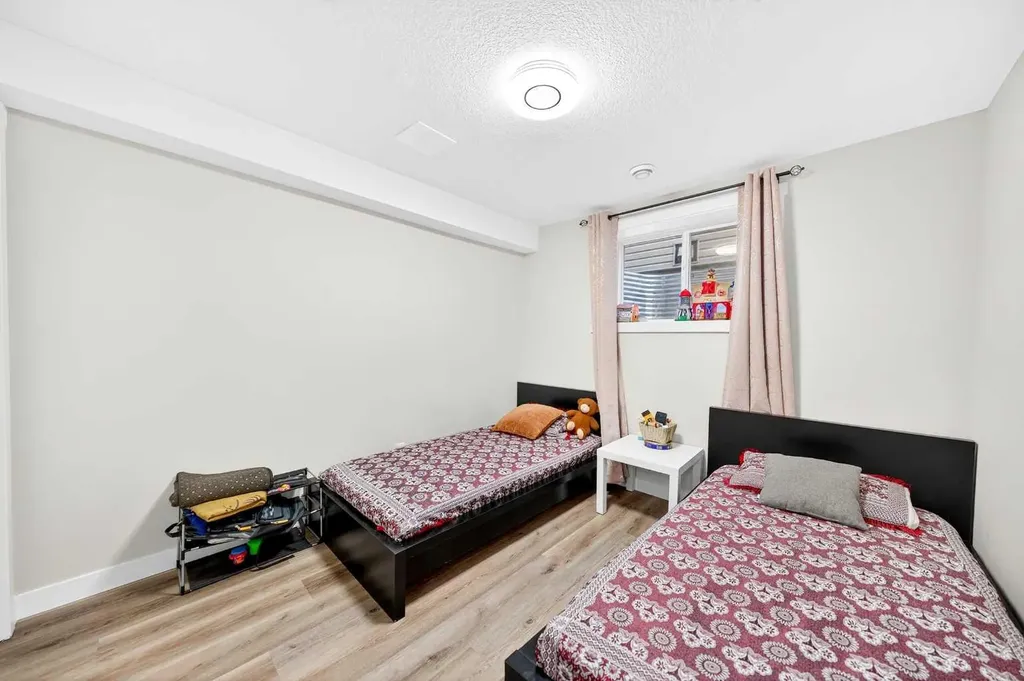 21 Panamount Street NW Calgary AB T3K 0H2