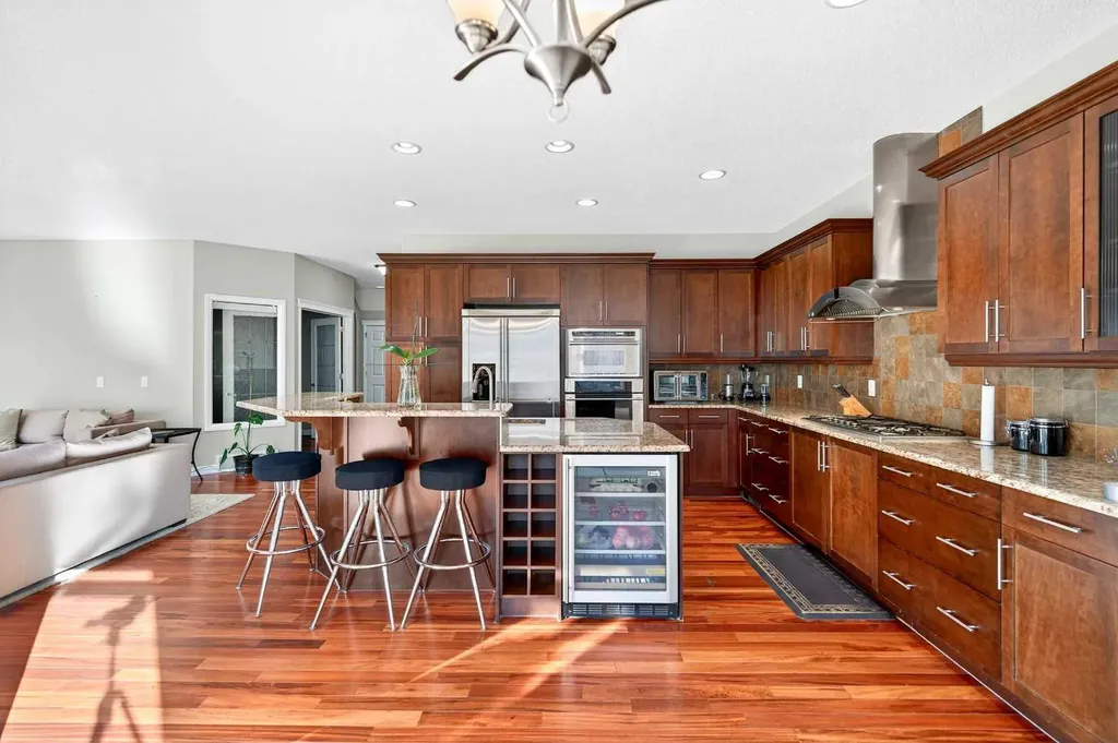 21 Panamount Street NW Calgary AB T3K 0H2