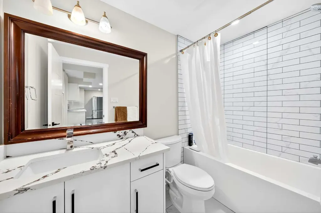 21 Panamount Street NW Calgary AB T3K 0H2