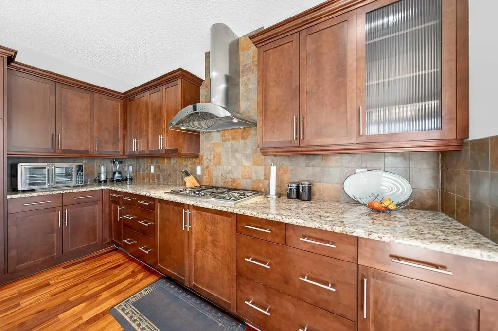 21 Panamount Street NW Calgary AB T3K 0H2