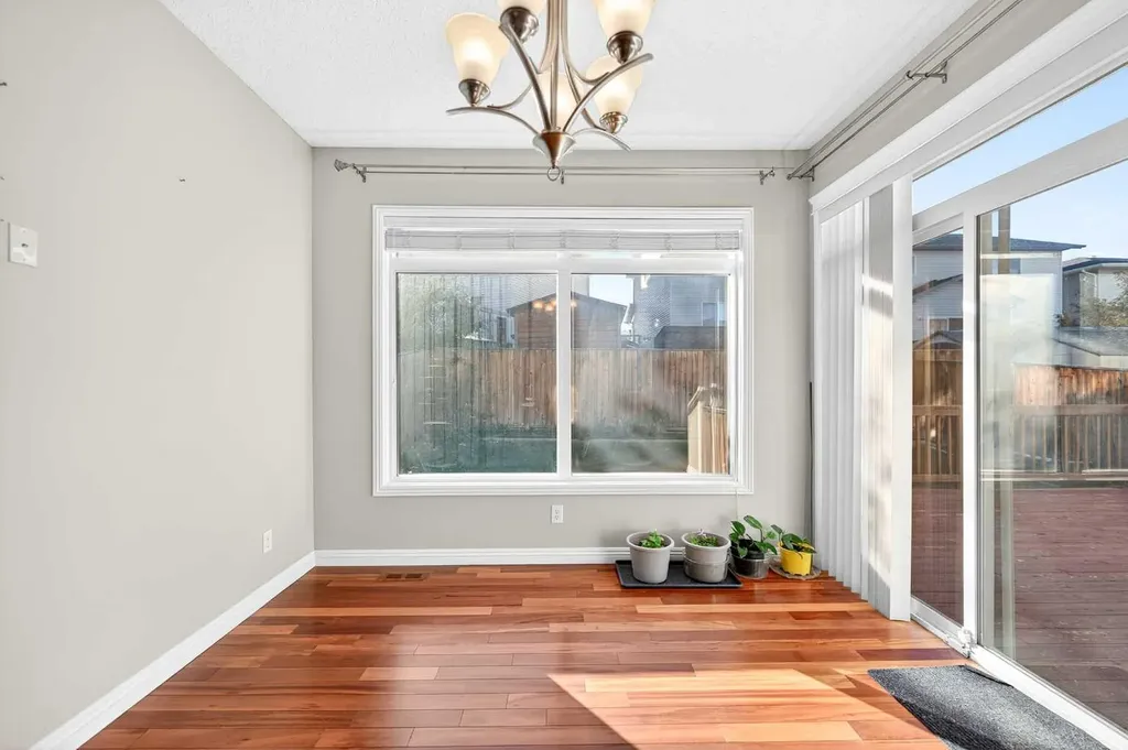 21 Panamount Street NW Calgary AB T3K 0H2