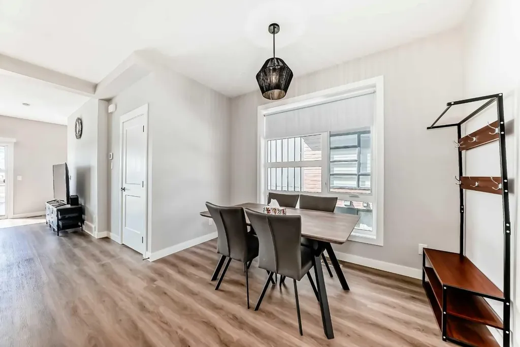 55 Lucas Way NW Calgary AB T2P 2C7