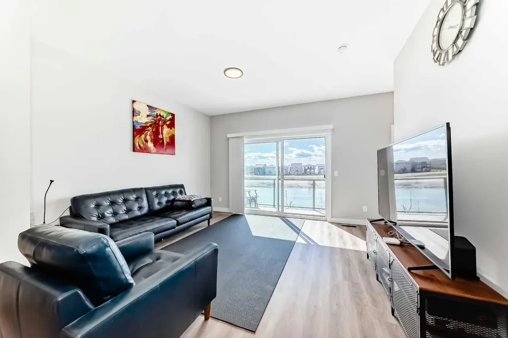 55 Lucas Way NW Calgary AB T2P 2C7