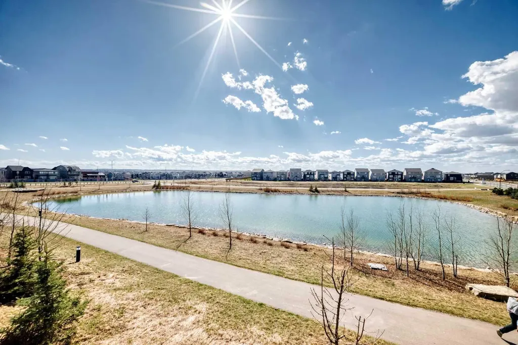 55 Lucas Way NW Calgary AB T2P 2C7