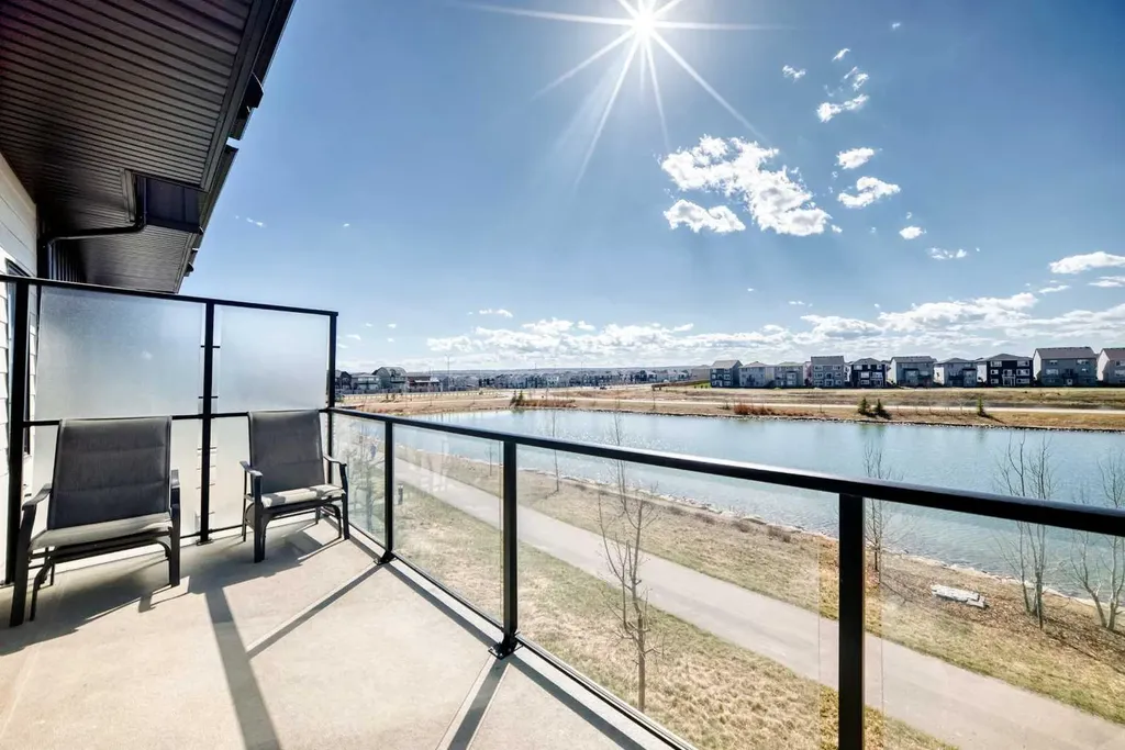 55 Lucas Way NW Calgary AB T2P 2C7