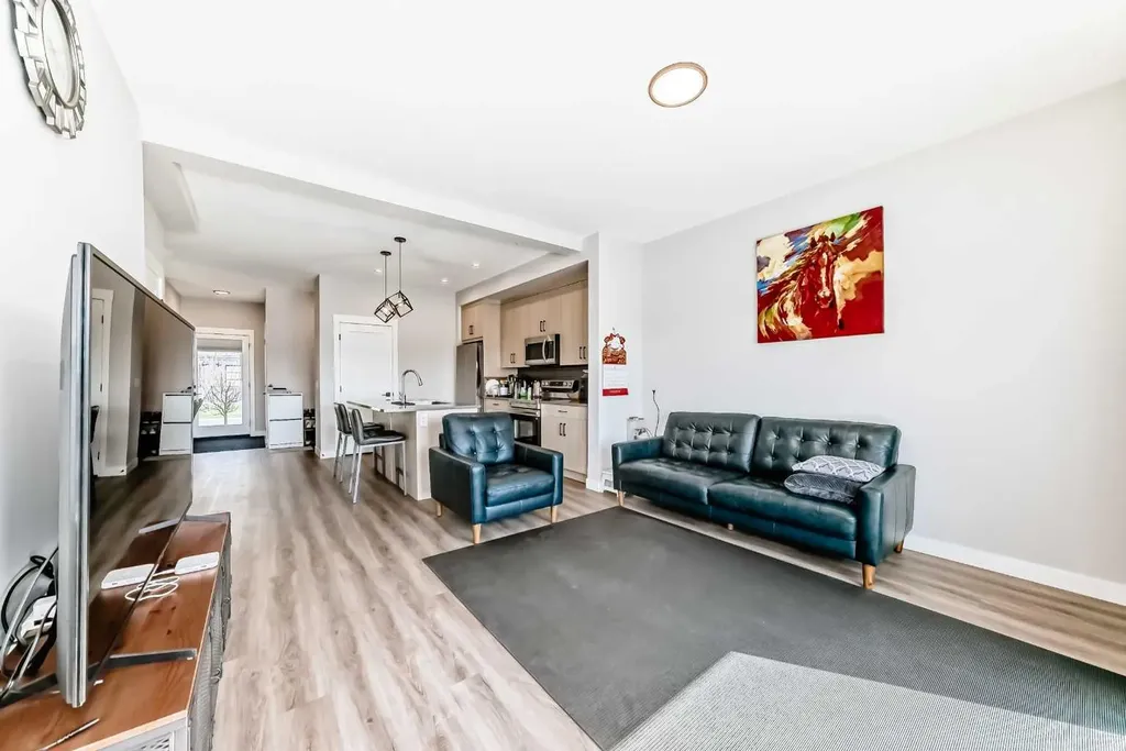 55 Lucas Way NW Calgary AB T2P 2C7