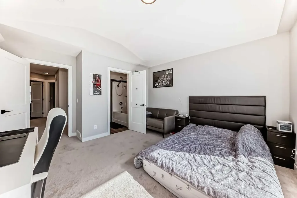 55 Lucas Way NW Calgary AB T2P 2C7