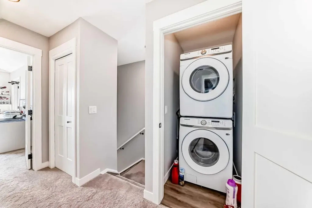 55 Lucas Way NW Calgary AB T2P 2C7