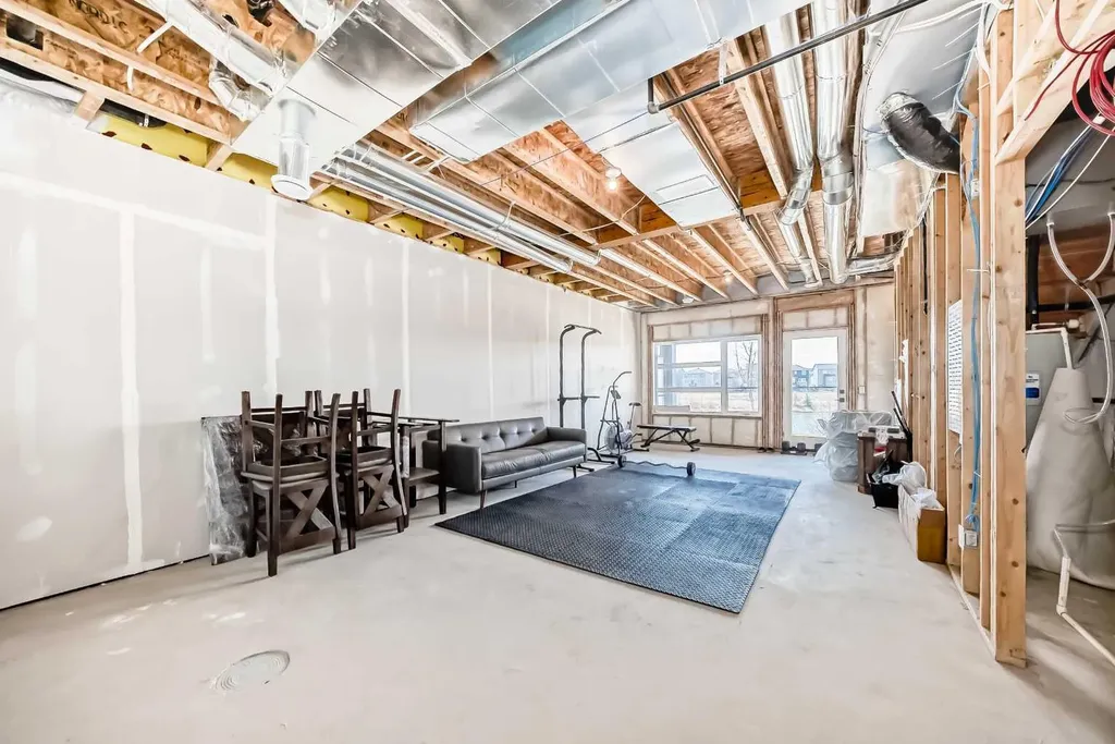 55 Lucas Way NW Calgary AB T2P 2C7