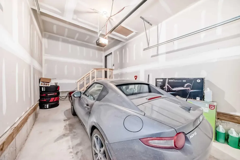 55 Lucas Way NW Calgary AB T2P 2C7