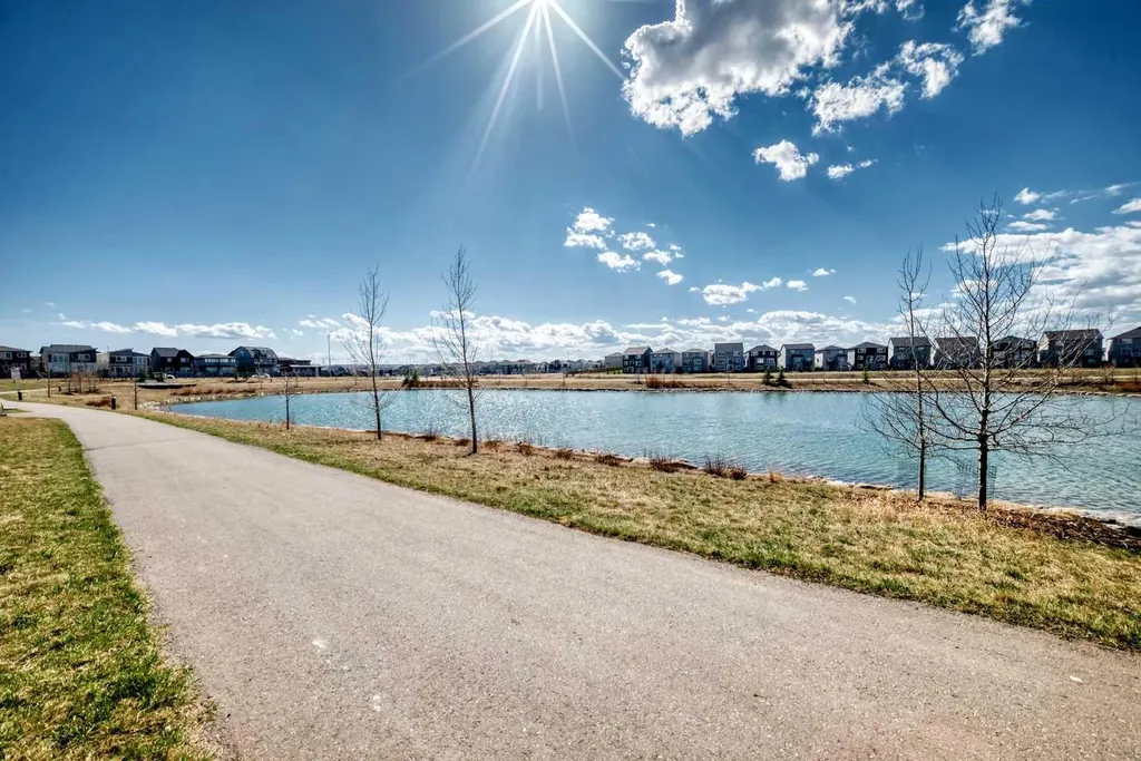 55 Lucas Way NW Calgary AB T2P 2C7