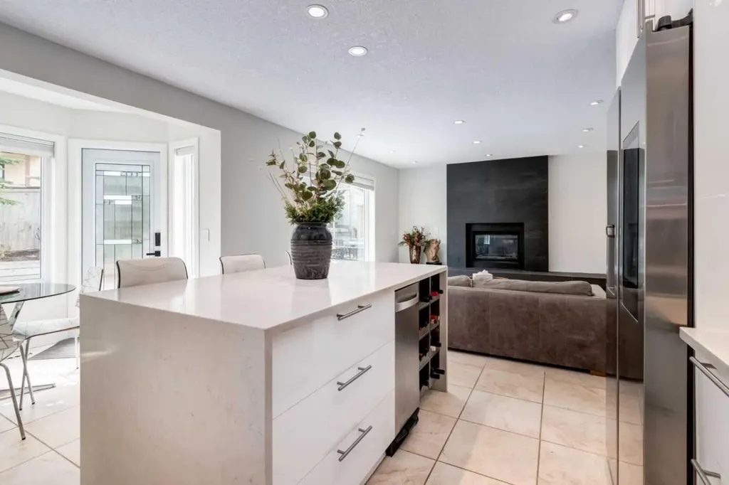 117 Straddock Terrace SW Calgary AB T3H2T4