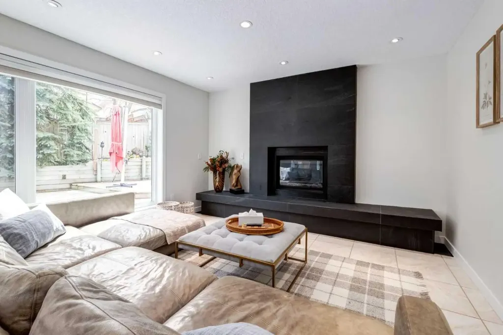117 Straddock Terrace SW Calgary AB T3H2T4
