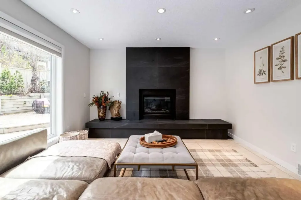 117 Straddock Terrace SW Calgary AB T3H2T4