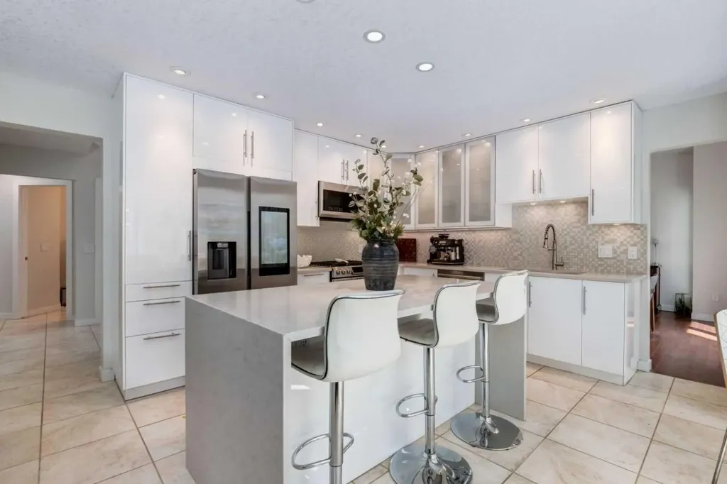 117 Straddock Terrace SW Calgary AB T3H2T4