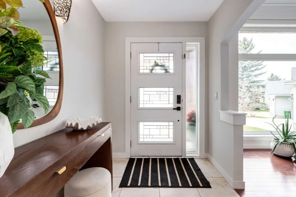 117 Straddock Terrace SW Calgary AB T3H2T4