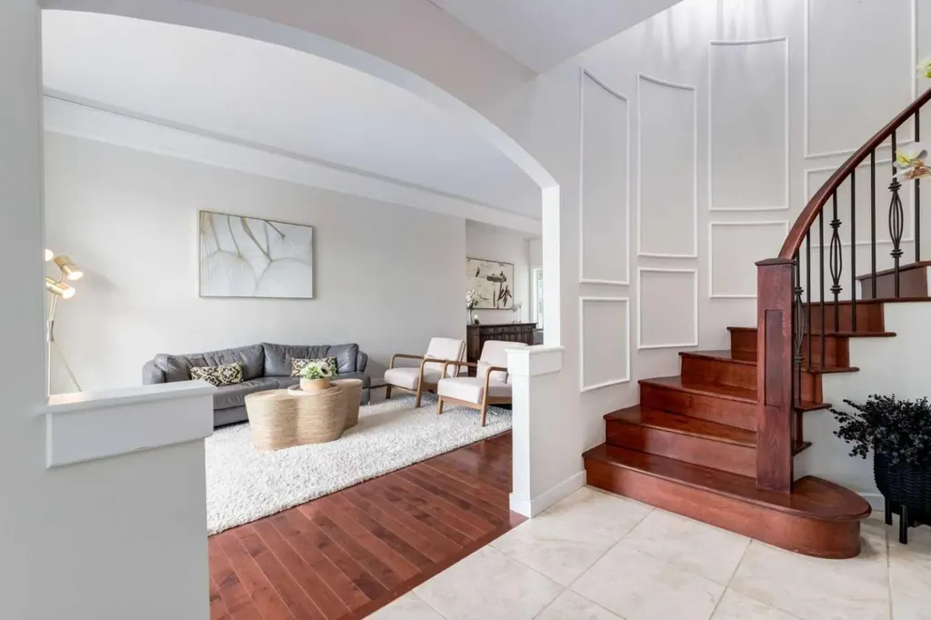 117 Straddock Terrace SW Calgary AB T3H2T4