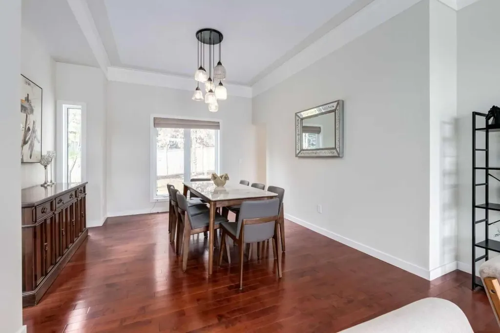 117 Straddock Terrace SW Calgary AB T3H2T4