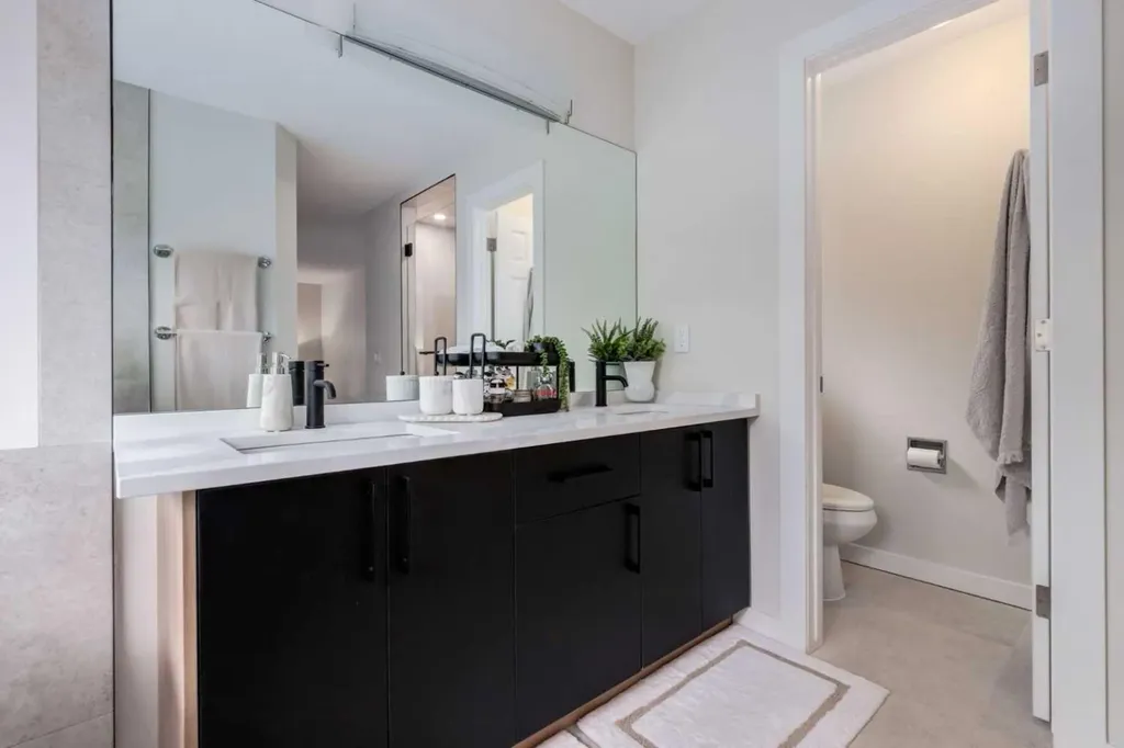 117 Straddock Terrace SW Calgary AB T3H2T4
