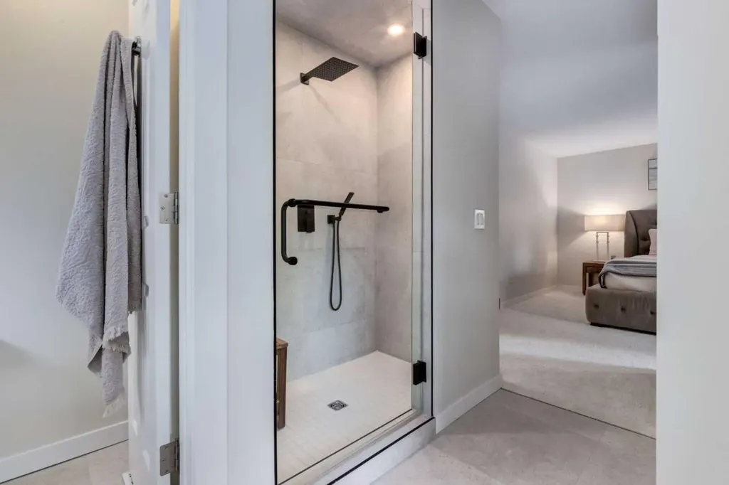 117 Straddock Terrace SW Calgary AB T3H2T4