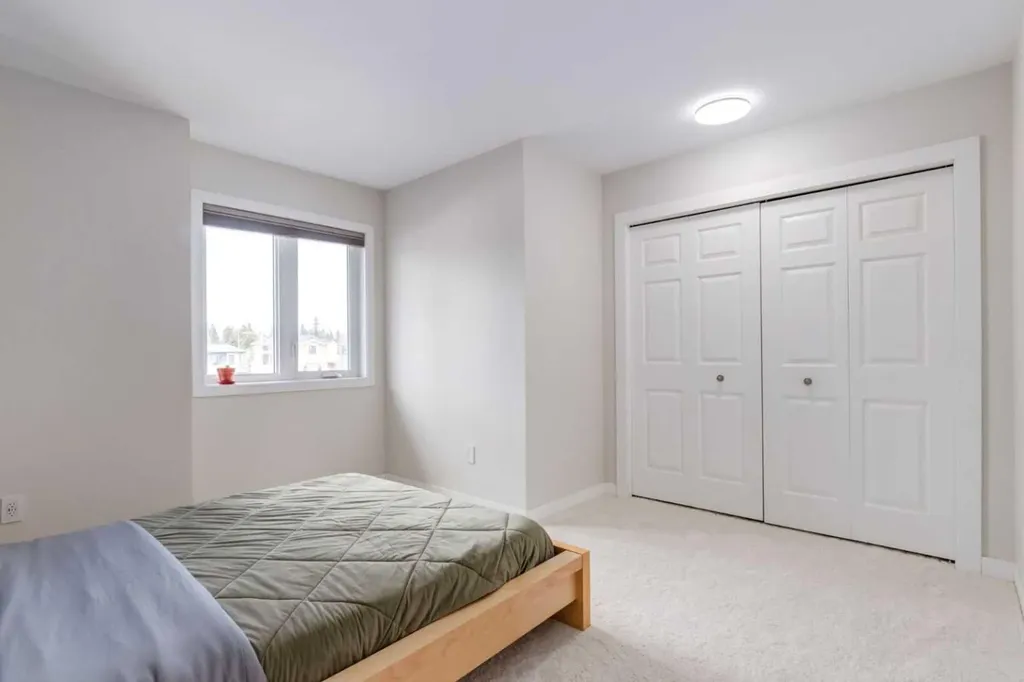 117 Straddock Terrace SW Calgary AB T3H2T4