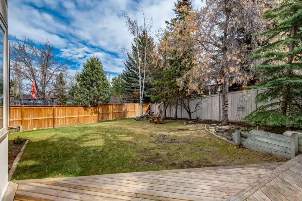 117 Straddock Terrace SW Calgary AB T3H2T4